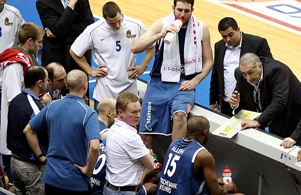 而是医学团 而是医学团